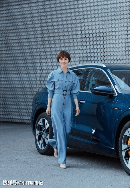 俞飞鸿|真正会穿的女人都偏爱“邻近色”，看袁泉俞飞鸿就知道，太高级了