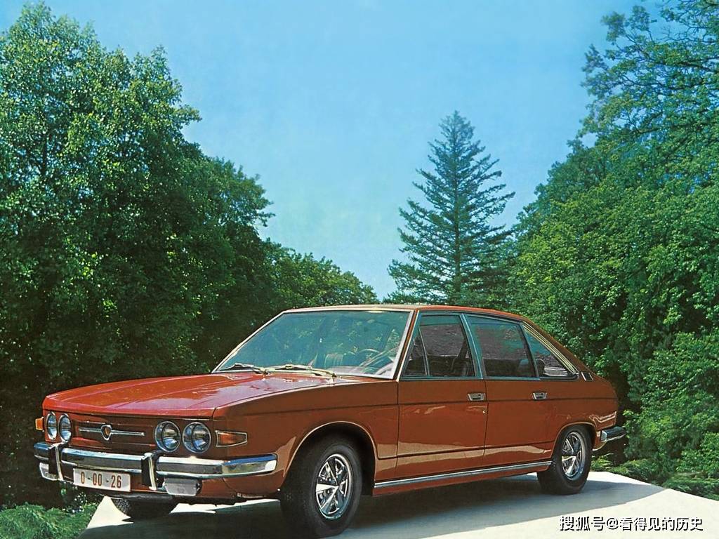 老照片1970年的汽车车展香车配美女 汽车 中华资讯在线 老照片1970年的汽车车展香车配美女 汽车 中华资讯在线