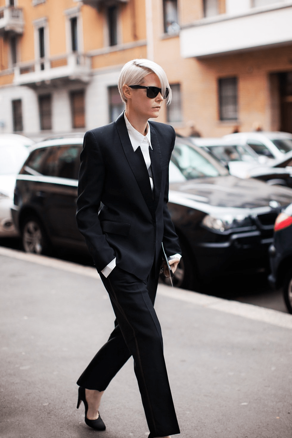 整体|深夏不要瞎打扮，瞧瞧今年最流行的“吸烟装”，洋气时髦还上档次