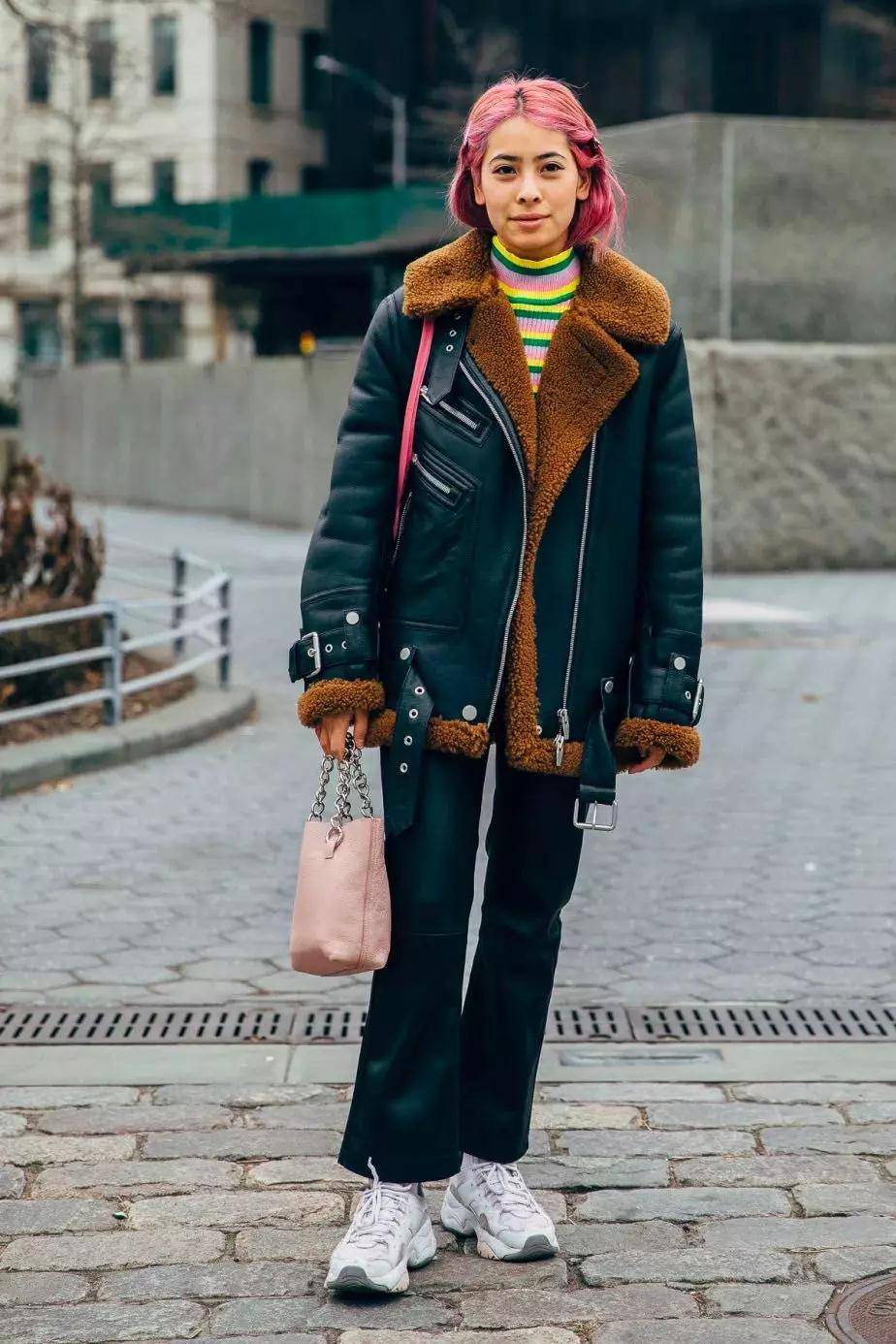 显得|毛绒大衣千万别配打底裤,太土!跟着潮人这样穿,轻松打造时尚范