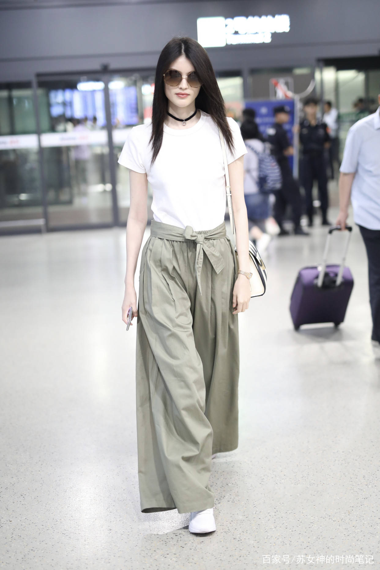 小白|开夏建议大家少穿马丁靴,多穿这双“鞋子”,怎么搭都好看!