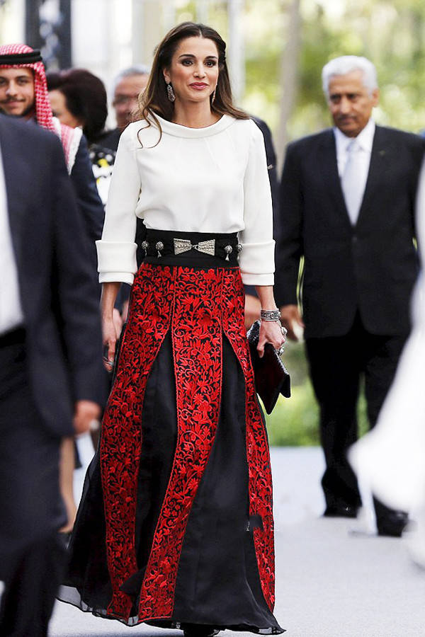 身材|不管多大年纪,都不要穿这4种裙子,显土还掉档,秒变土肥圆!