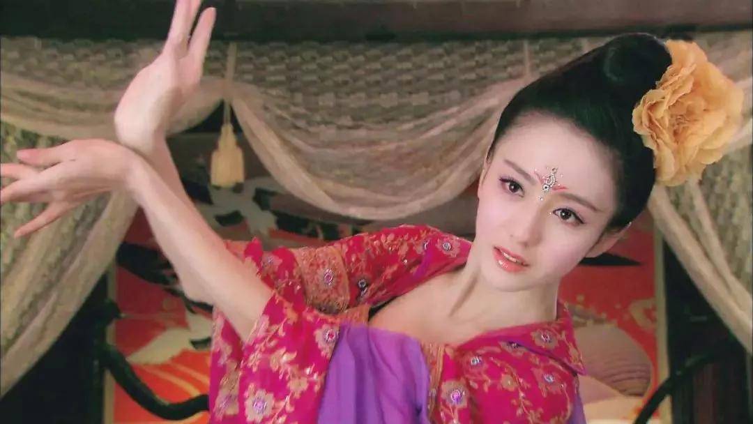 梅花清|杨幂终于穿上高定？而我只关心她脸上的这一点...