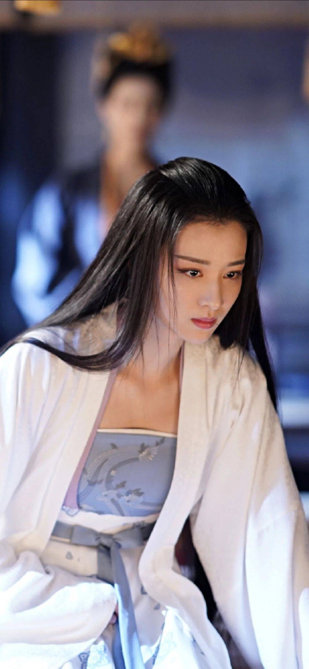 演艺圈|王楚然百变美图太清冷妖娆！雪肤娇嫩魅力不可小觑