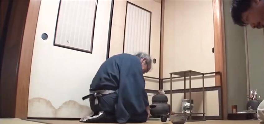 储藏室|日本68岁孤寡老人独居门脸房，储藏室改成小卖铺，只为逃避孤独