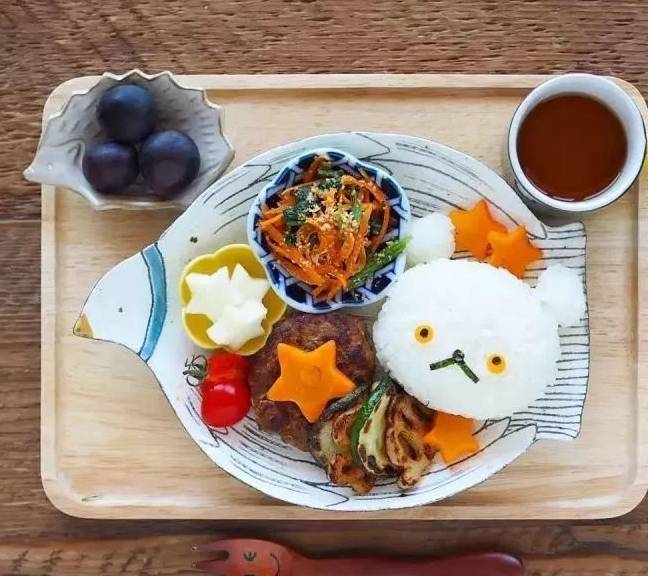 饭团子|日本一妈妈给孩子准备的早餐走红朋友圈,网友:吃得是“仪式感”