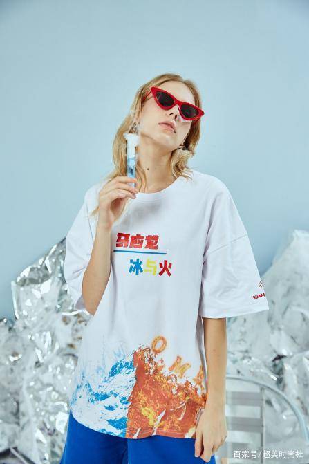 卫衣|风油精痔疮膏都出服装联名了？国药也来时尚圈搞事，竟然有些心动
