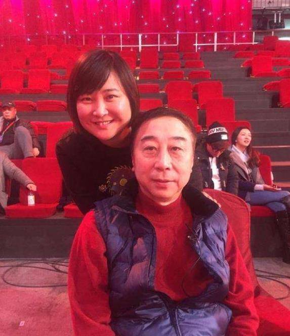 喜剧|岳云鹏晒六步仿妆成贾玲，当事人回应：我哪做得不对，你可以直说