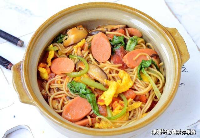 初中生|家有初中生，点名要吃这早餐，简单炒一炒就上桌，五分钟就光盘