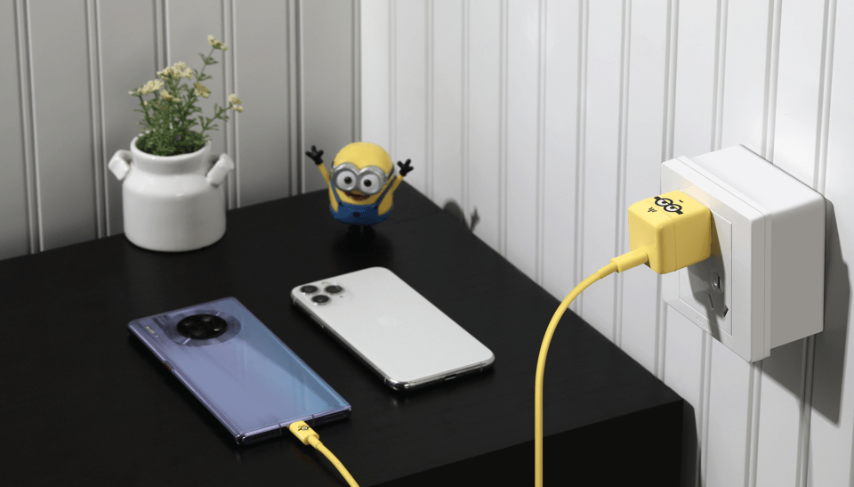 iPhone|努比亚小黄人充电设备联名款开启预售，预售福利五折起！