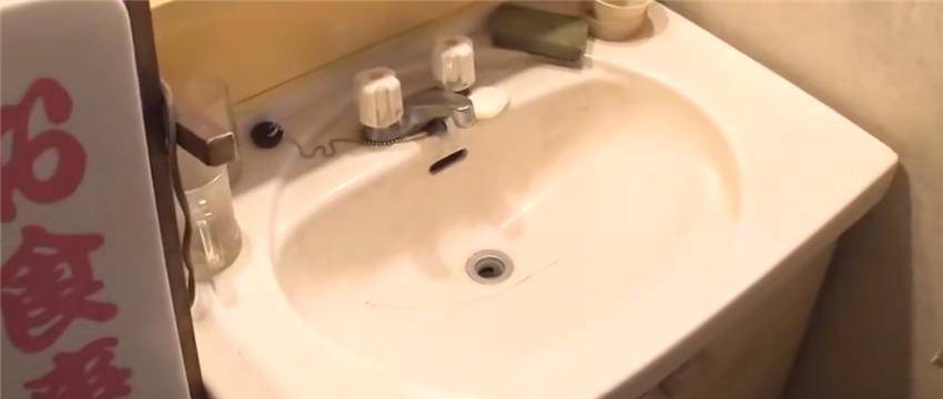 储藏室|日本68岁孤寡老人独居门脸房，储藏室改成小卖铺，只为逃避孤独