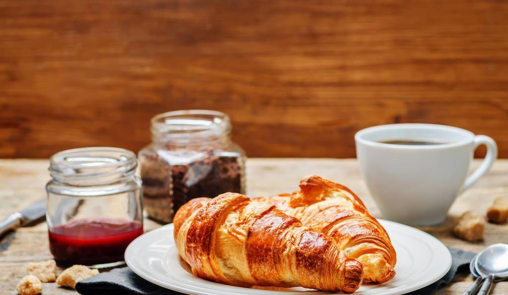 因为|见识了法国人的“进阶式”早餐,才明白什么叫单调,网友:没法吃