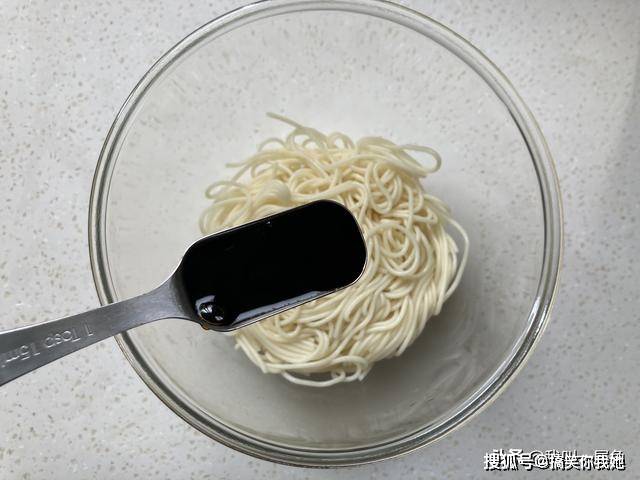 初中生|家有初中生，点名要吃这早餐，简单炒一炒就上桌，五分钟就光盘