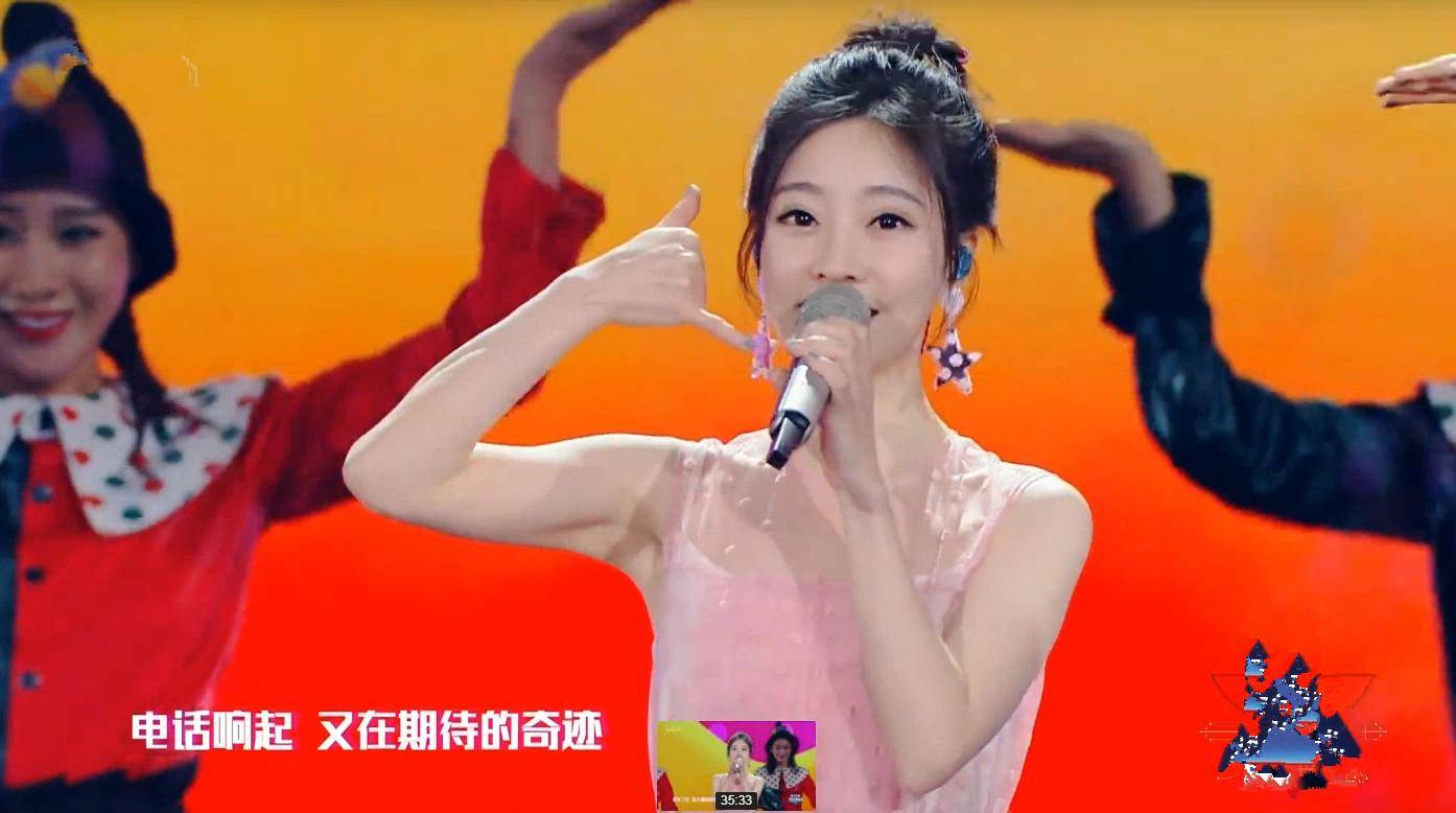 面的|冯提莫加盟闪电咖啡馆,音乐访谈讲述心路历程,粉丝互动大排面