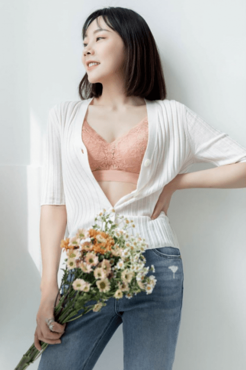 曲线|健康文胸NeweraQueen穿衣主流，从讨好到自赏