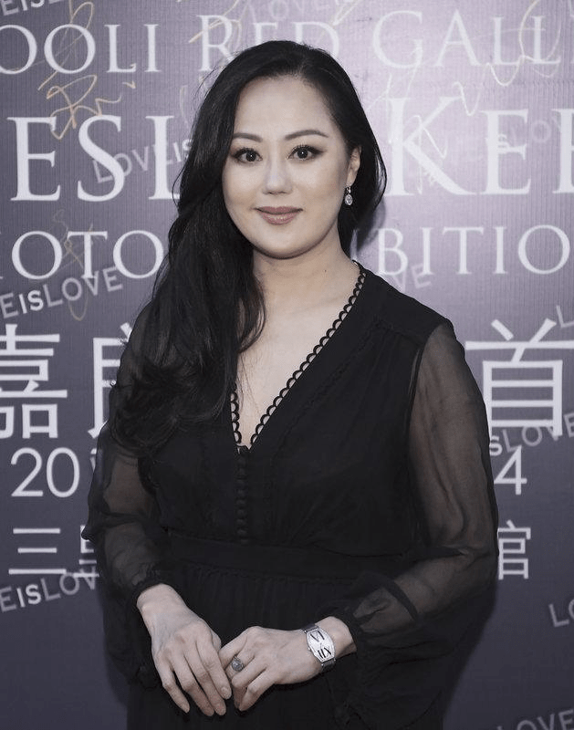 原创章小蕙体重超120斤穿渔网裙同框90斤的张嘉倪看完不想减肥了