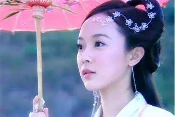 样子|女星古装撑伞造型绝了!赵丽颖风格百变、杨紫清冷,热巴让人心疼!