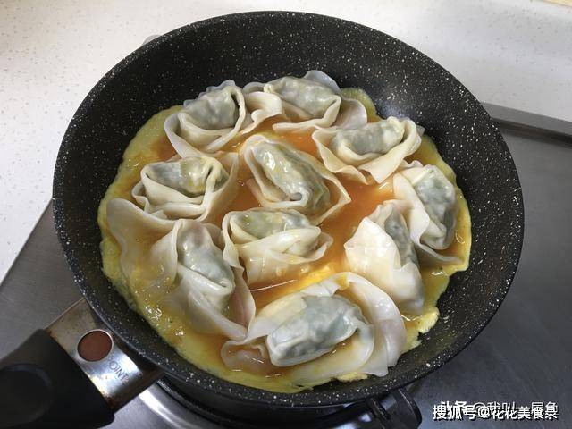 做法|最近孩子迷上了这早餐，焦香脆嫩，煎一煎十分钟就上桌，懒人必备