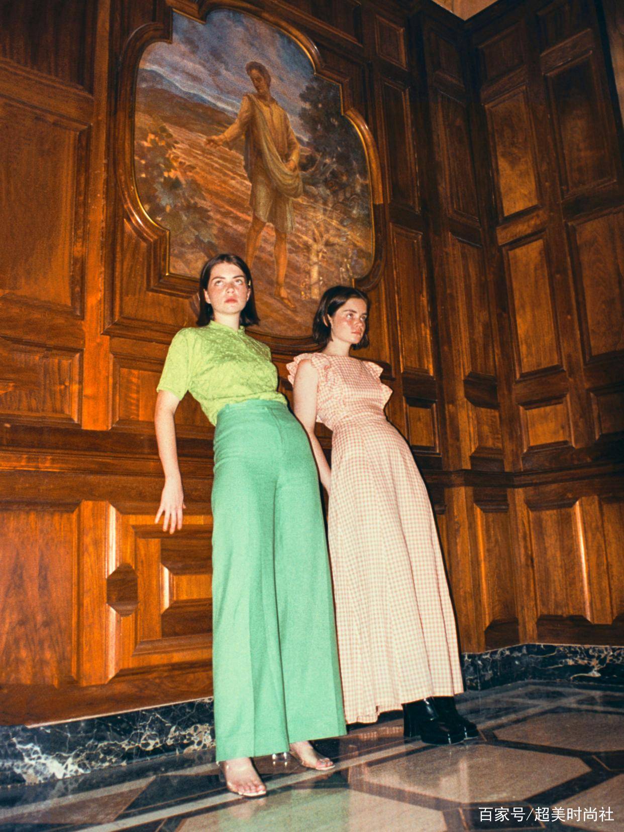 下半身|鬼马网红双胞胎坐拥50万粉丝，靠厌世颜脸走红，还是时装周常客