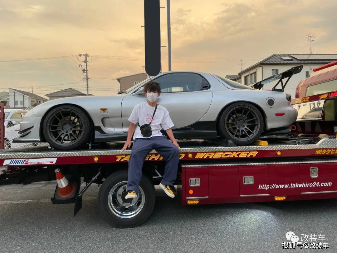 亲眼目睹自己的马自达rx 7被盗 我偷车很快 你忍一下 车主