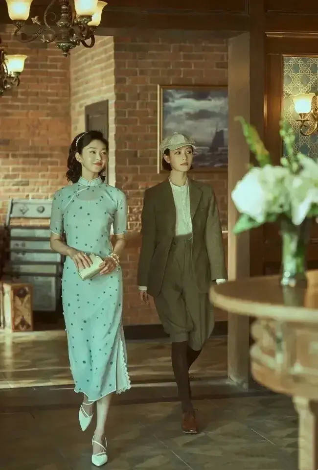 曲线美|能把旗袍穿得如此“摇曳生姿”，谭卓的身材我真羡慕