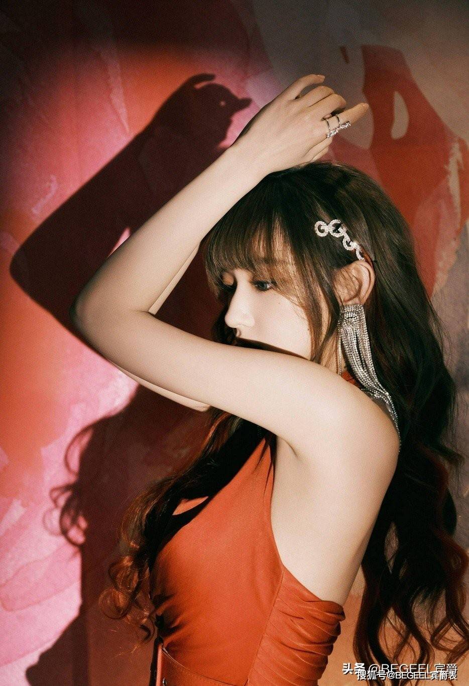 耳环|女人约会戴这三种首饰，温柔又有女人味