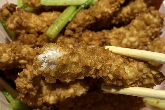 下锅|从这里打包4盒炒菜，回家路上，我没忍住偷吃了好几口！