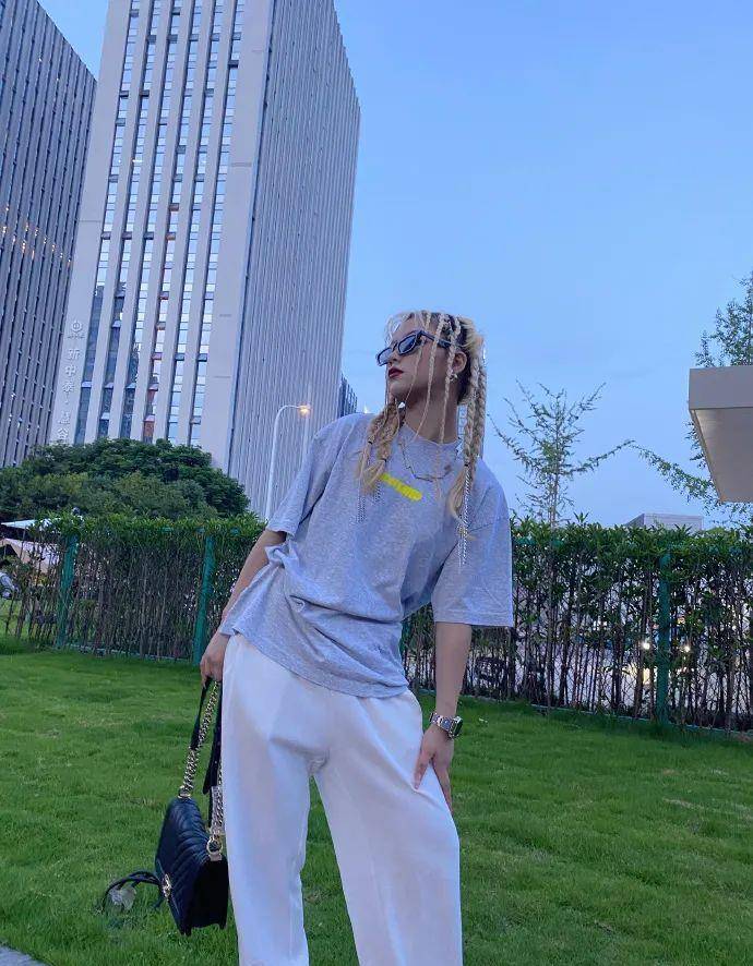 sama|软萌、御姐1秒切换！刀小刀的变装秀，你找到“正确”打开方式了吗？