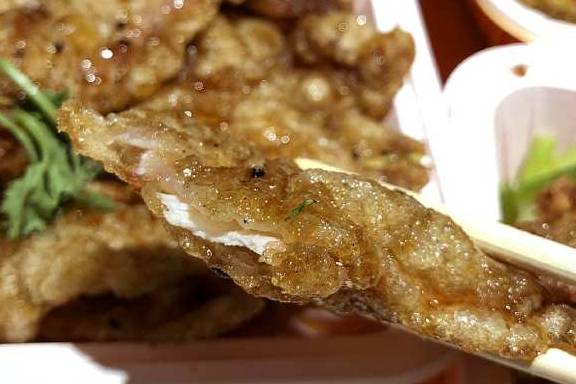 下锅|从这里打包4盒炒菜，回家路上，我没忍住偷吃了好几口！