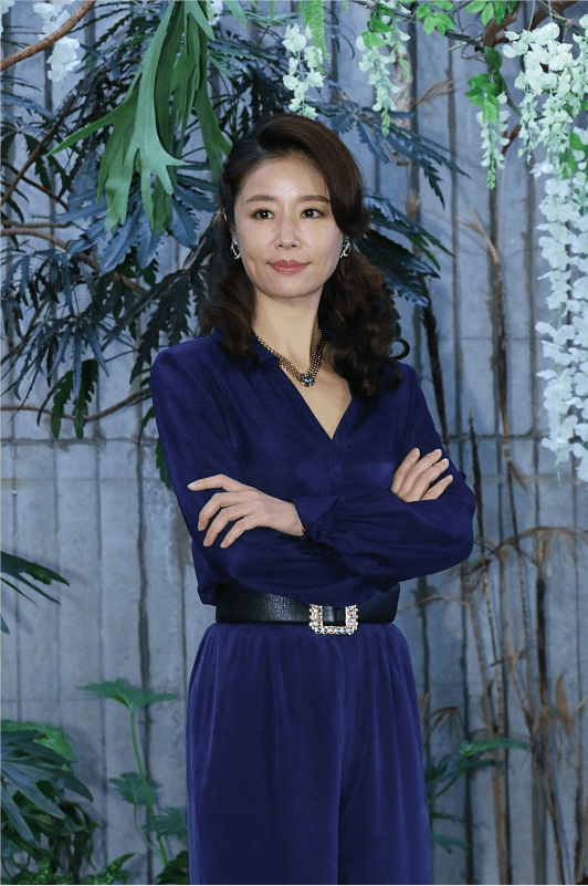 &quot|林心如真是好一标致美人，无修图都有＂盛世美颜＂，穿一身蓝好大气