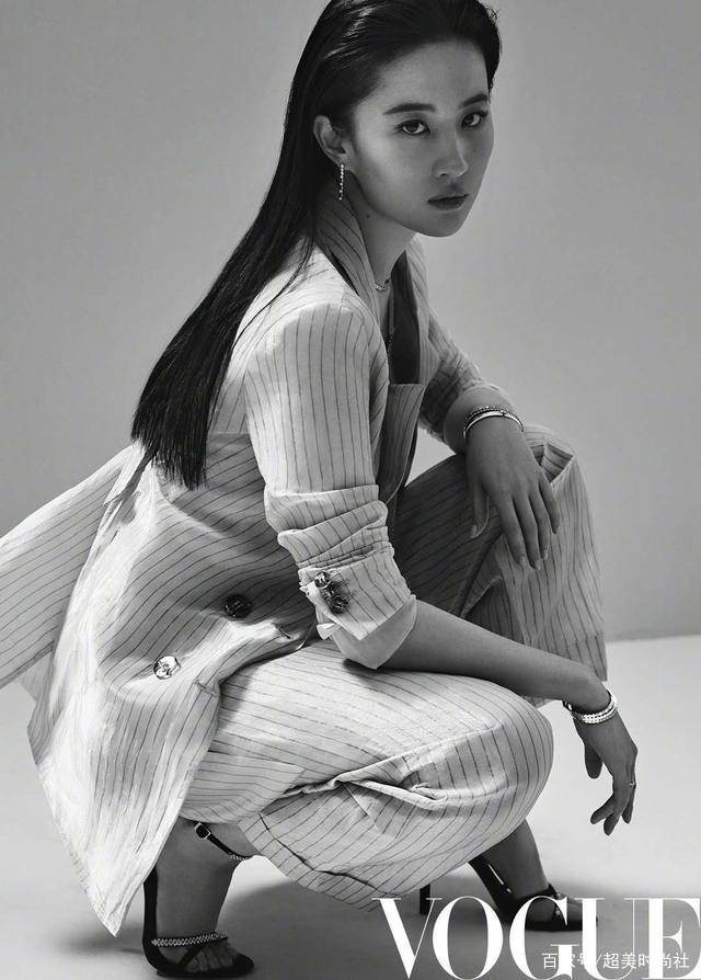 纱裙|天仙下凡换风格，刘亦菲vogue帅极了，五颜六色驾驭无压力