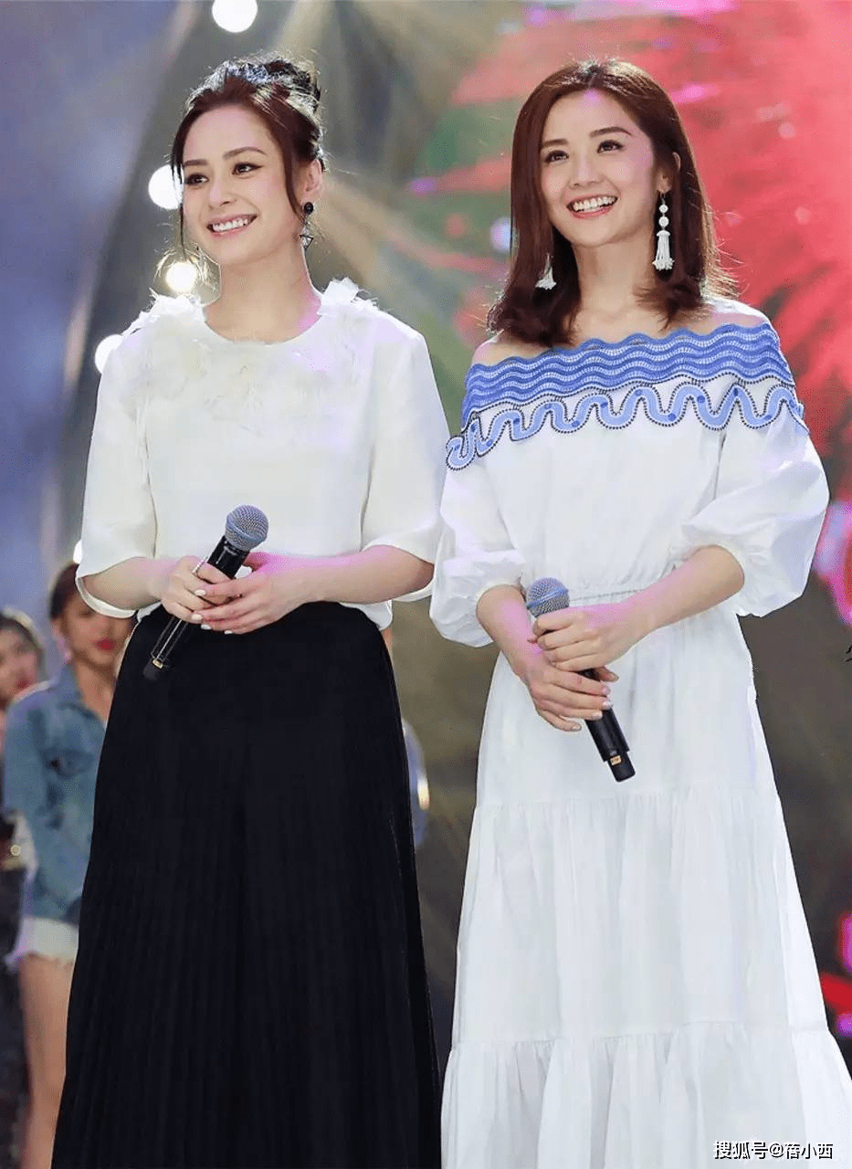 钟欣潼|阿娇钟欣潼是放弃了身材管理吗？一身宽松穿搭真遮肉，还挺时髦