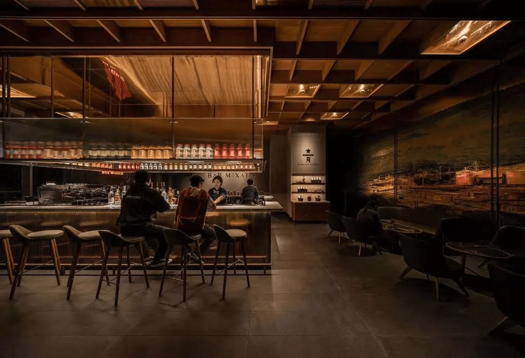 市场|掘金早餐江湖：15元的星巴克，凭什么和5元的豆浆油条斗？