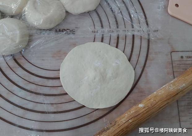 粉丝包怎么做又简单又好吃 54e2f8d1a36543d8b78fb3f3fe430999.jpeg