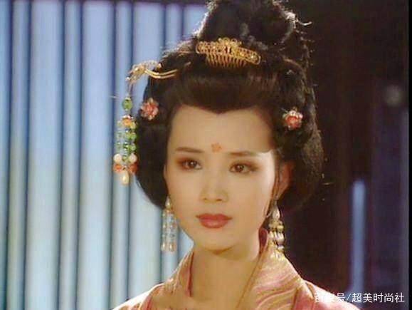 王语嫣|中国造型师鼻祖，曾为刘亦菲打造神仙妆容，现在竟开起了淘宝店？