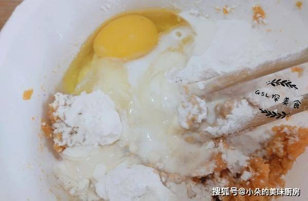做法|早餐可以多吃这饼，香甜软糯，女人多吃不发胖，还能抗衰老