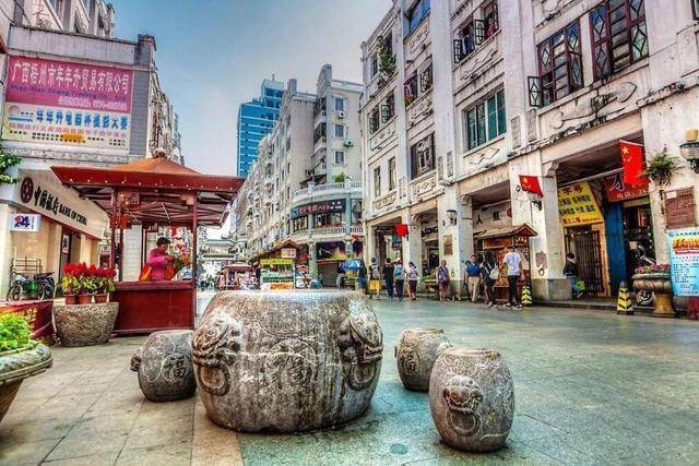 广西最特别的城市，是广西的东大门，满大街说着粤语浓郁的广东味