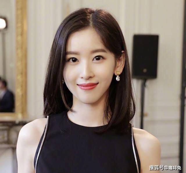 经典|奶茶妹妹的高级穿搭，明明可以靠脸偏偏要靠实力，智商比颜值更高