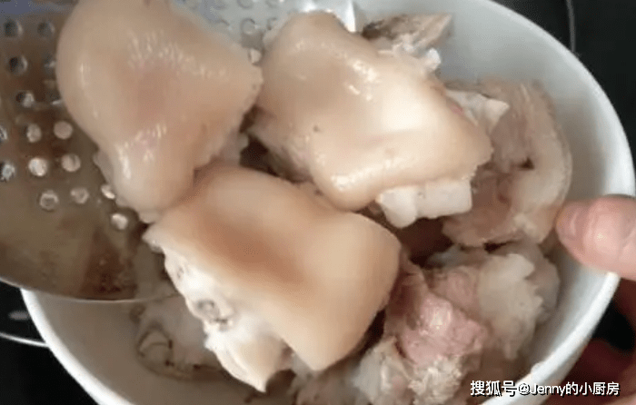 软糯猪耳怎么做 48338af0a5e64c3281f2303564f5670d.png
