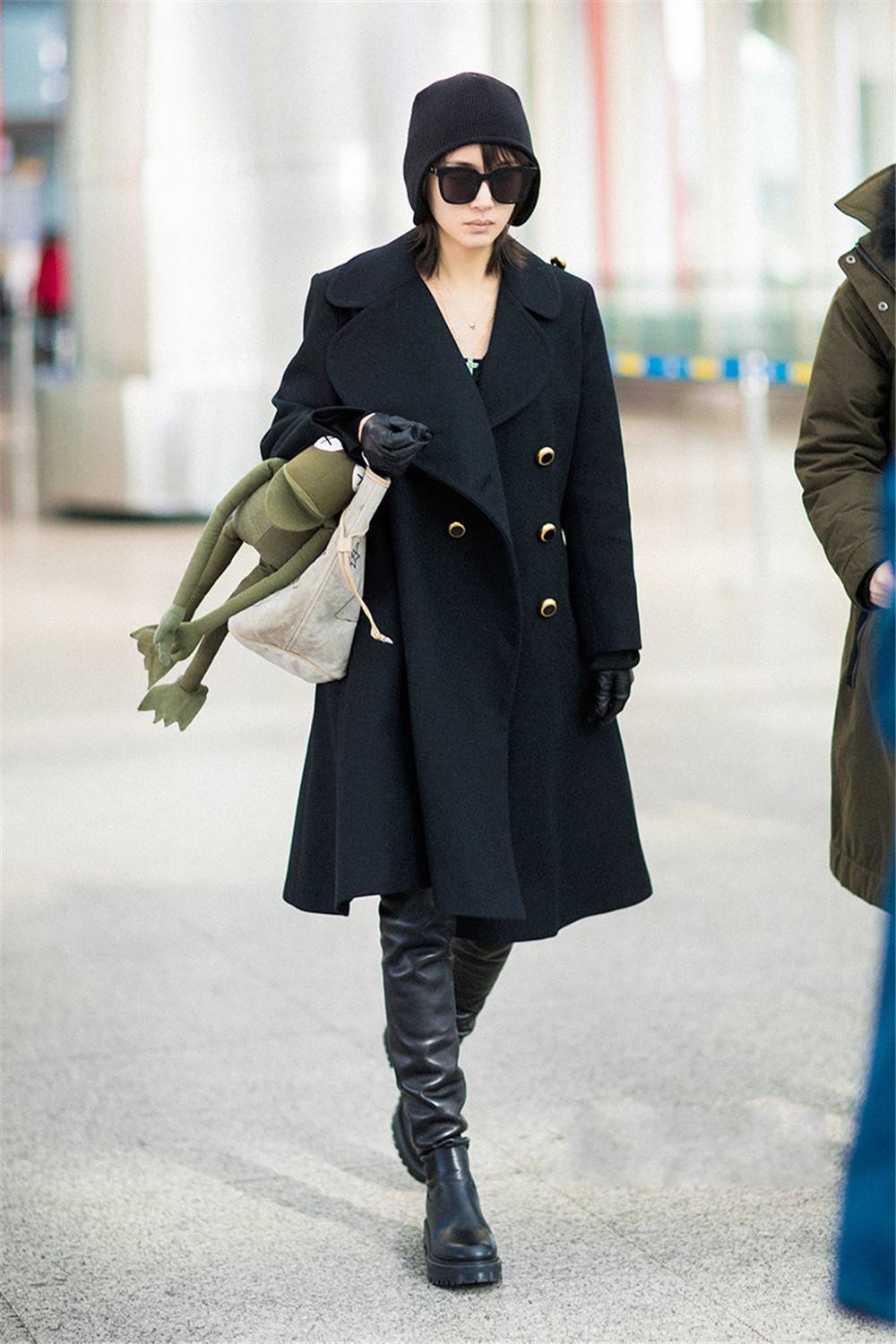 个性|身高不过155的女生尽量别穿奶奶裤！推荐王子文6套穿搭，遮肉显高