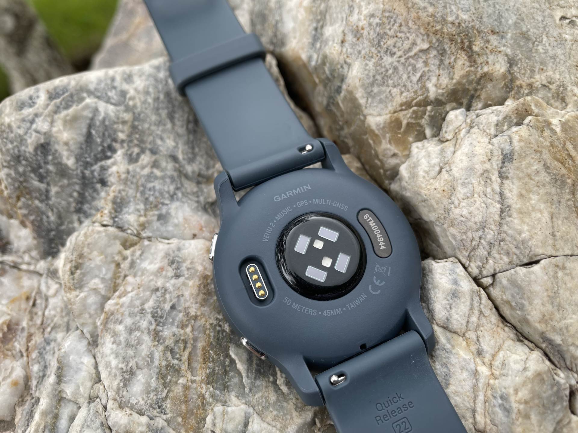 venu 2的核心,这次garmin venu 2使用了佳明第四代光学心率传感器