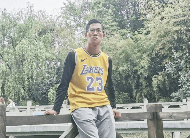 四川凉山诗人吉克有古成功签约笔若诗歌网