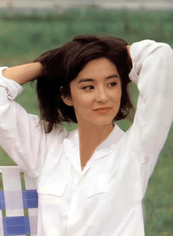 香港|过时单品反成为时髦标签?上世纪的复古港风,如今竟让女星都沦陷