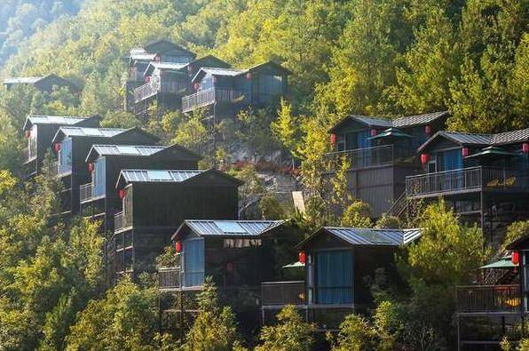 原创中国有个超刺激悬崖酒店房间都是依山而建开窗便是万丈悬崖