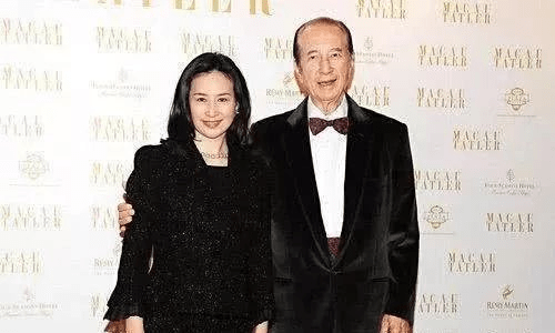 何四太|赌王30年未露面的儿子有何来头,为何四太已认领却托何超琼照顾?