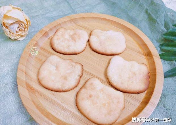 做法|家里有奶粉的,简单拌一拌,做出焦香酥脆的饼干,大人小孩都爱吃