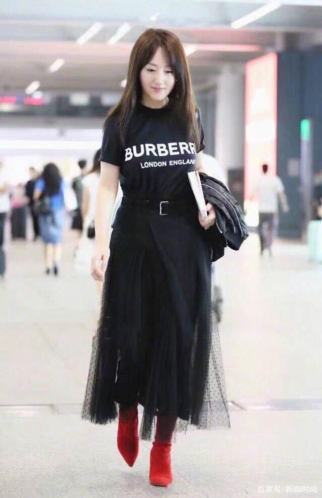 姚晨|把职业装穿得这样美，就服48岁杨钰莹了，气场不输姚晨