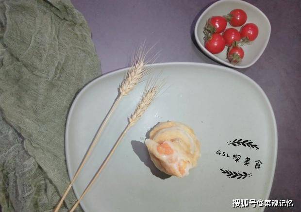 加入适量|一个胡萝卜一碗糯米粉，做成早餐给孩子吃，咸香软糯，做法简单