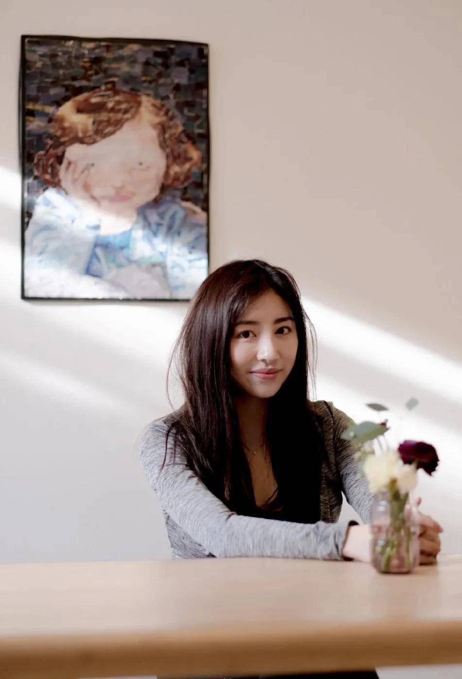 此外还有相貌风格与表演气质同样热情的浙江人 丁一丹.