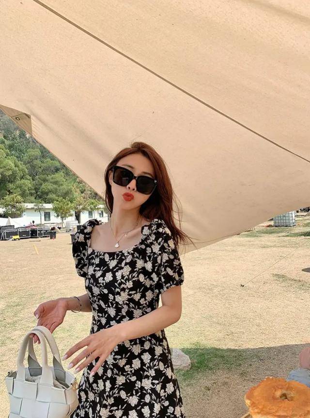 空气|夏日少女复古的碎花裙甜蜜来袭，美腻又浪漫，衬托甜美清新的气质